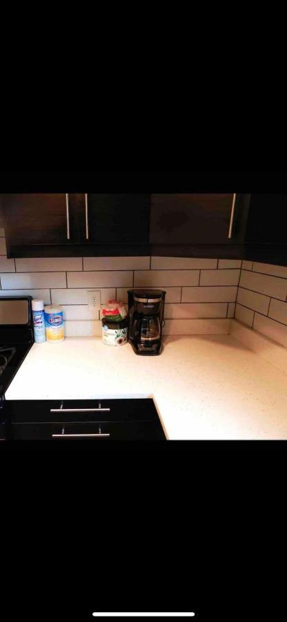 Lovely 1-bedroom Unit With Free Parking Apartamento